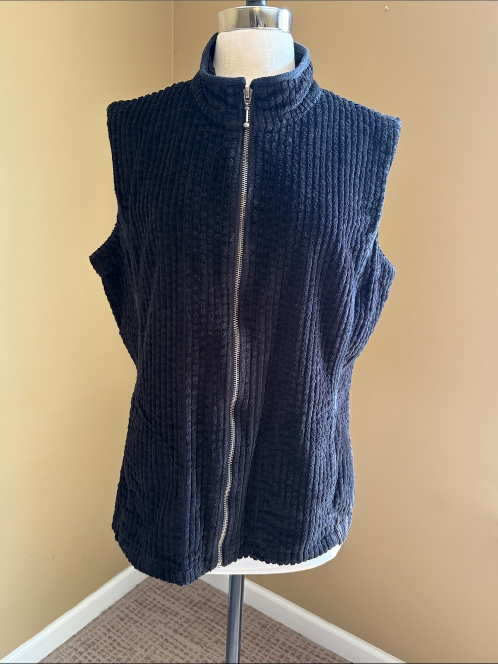 Woolrich Black Corduroy Zip-Front Women's Vest, Large,Gorpcore Cabincore Granola